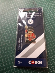 New Corgi GS62504 Official Queen's Diamond Jubilee London Beefeater Badge - Picture 1 of 2
