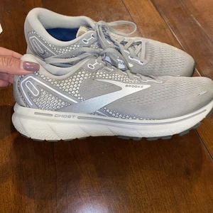 Brooks Ghost 14 Damenschuhe grau weiß Laufen DNA Loft Turnschuhe Größe 10 - Bild 1 von 13