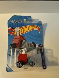 Coche para casa de perros Hot Wheels Peanuts Snoopy 9/10 - 14/250 - Imagen 1 de 4