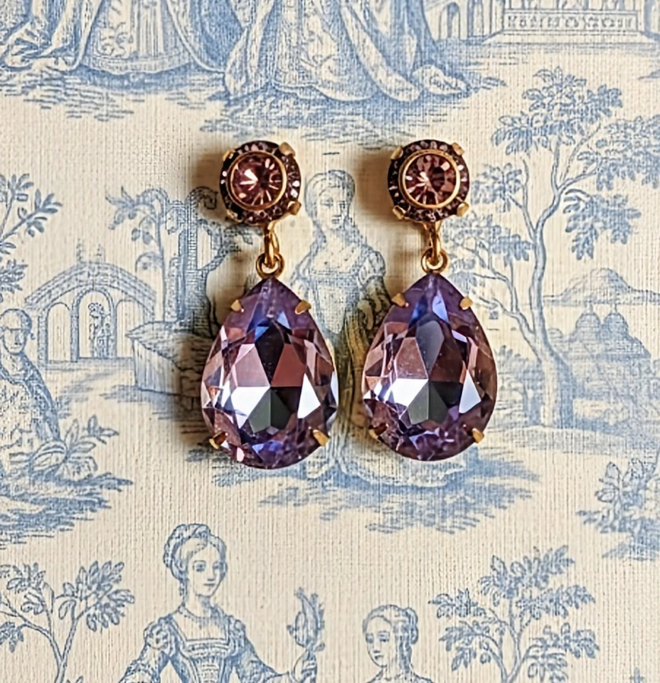 Pendientes colgantes de cristales de Swarovski con flores púrpuras y AB brillantes de tanzanita Foto 1 de 4