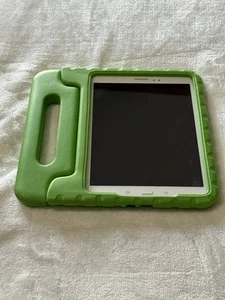 Samsung Galaxy Tab A 9.7 16GB T550 1.2 GHz Wi-Fi Not Linked To Phone Carrier - Picture 1 of 5