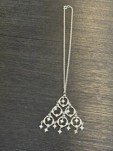 VINTAGE DROP DANGLE SILVER TONE ORNATE DANGLE DIAMOND SHAPE NECKLACE - Picture 1 of 7