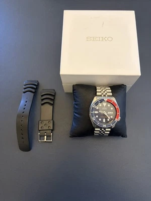 Seiko SKX009K2 - Automatic 200m Divers Watch - Boxed - very good condition - Image 1 of 4