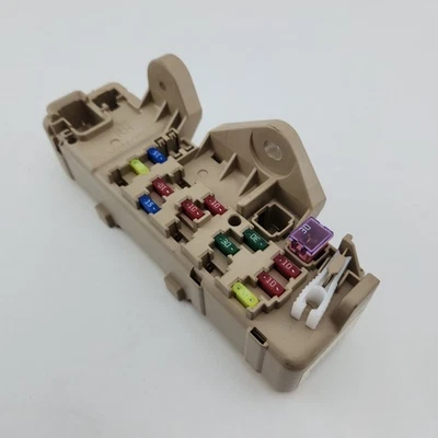 Mazda 323 BJ Fuse Box Under Dash 09/1998-12/2003 - Image 1 of 4