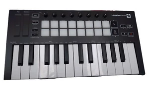 NOVATION LAUNCHKEY MINI MIDI KEYBOARD CONTROLLER - Picture 1 of 3