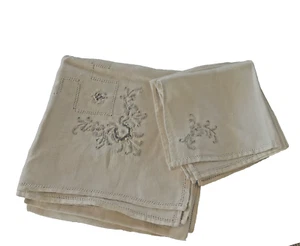 Vintage Ivory Linen Embroidered Tablecloth & 4 Matching Napkins Floral Design - Picture 1 of 14
