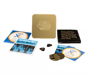 D'Addario 50th Anniversary String Bundle Collezione 2 Set Corde Sticker Plettri - Foto 1 di 8