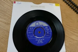 7" Vinyl single- The Troggs- With a girl like you b/w I want you- Fontana - 1966 - Picture 1 of 2