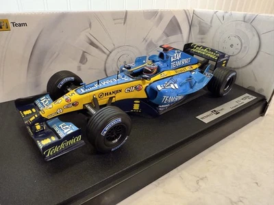 Fernando Alonso *SIGNED* 1/18 Renault R25  - Image 1 of 4