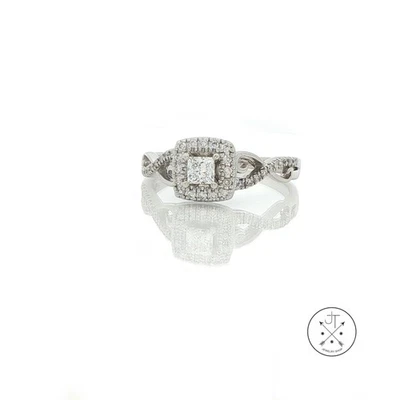10k White Gold Solitaire Ring with Accents .4 ctw Natural Diamonds Size 8 Halo - Image 1 of 4