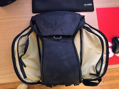Peak Design Everyday Backpack 20L Camera Backpack - Black (BEDB-20-BK-2) - USED - Image 1 of 4