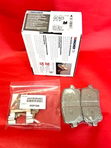 Disc Brake Pad Set-ThermoQuiet Ceramic Wagner QC923 for Toyota Corolla Matrix - Picture 1 of 3