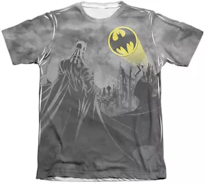 Camiseta Batman Heed The Call Vintage Feel Sublimation Print - Oficial DC Comics - Imagen 1 de 1