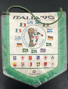 FIFA WORLD CUP ITALY 90 OFFICIAL FOOTBALL PENNANT VERY RARE - Picture 1 of 1