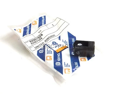 82007928 Control Valve Joystick Yoke Fits New Holland "60 Series" Tractor - Image 1 of 4