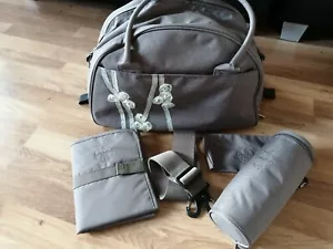Wickeltasche von Lässig mit viel Zubehör - Bild 1 von 11