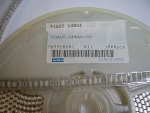 100x CSAC5.00MGC 5MHz SMD RISONATORI CERAMICI MURATA - Foto 1 di 1