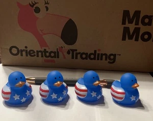 4er Set Mini Patriotische Flagge USA Gummienten. 1" Duckies Oriental Trading - Bild 1 von 2