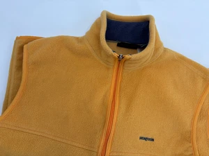 VINTAGE PATAGONIA SYNCHILLA VEST, giallo full zip, logo, made in USA, uomo L - Foto 1 di 7