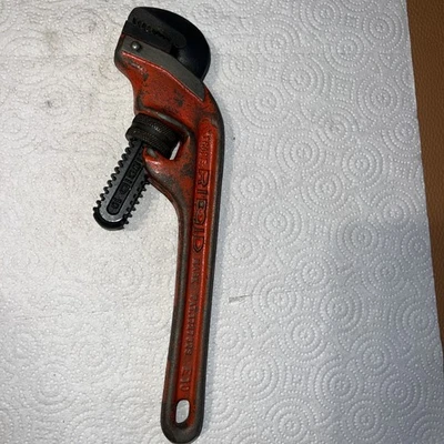Vintage RIDGID E10 Offset 10" Pipe Wrench The Ridge Tool Co. Elyria Ohio U.S.A. - Image 1 of 4