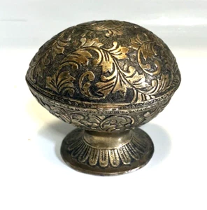 BARATIJA JOYERÍA CON BISAGRAS DE LATÓN EN RELIEVE ANDREA de SADEK DE COLECCIÓN CAJA DE HUEVOS - Imagen 1 de 6