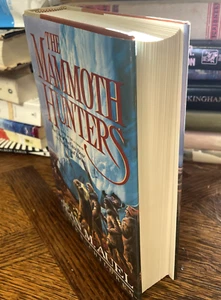 The Mammoth Hunters by Jean Auel Signed First Edition Printing HBDJ - Picture 1 of 5