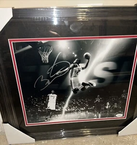 Dwyane Wade Signed 11x14 Photo JSA COA Professionally Framed Miami Heat NBA HOF - Picture 1 of 9