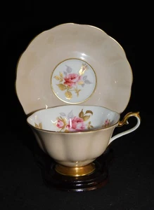 ROYAL ALBERT PINK ROSES CUP AND SAUCER PEACH EXTERIOR GOLD TRIM - Picture 1 of 4