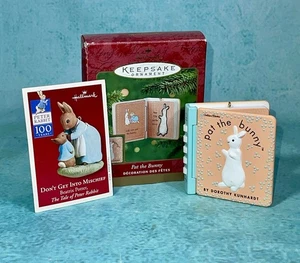 Hallmark Andenken Ornament Pat The Bunny Buch Weihnachtsbaum 2001 in Box Vintage - Bild 1 von 8