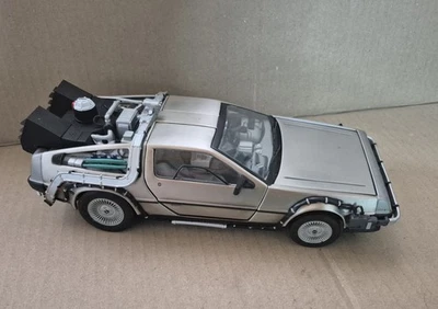 Sunstar  DeLorean  1/18 Scale  Back To The Future Time Machine  - Image 1 of 4