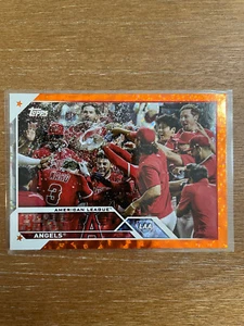 2023 Topps Serie 1 Tarjeta de equipo de los Ángeles de Los Ángeles #93 lámina naranja/299 serie - Imagen 1 de 11
