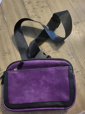 Riñonera, Bolso Cinturón Morado Oscuro con Cinturón Negro Talla 33" A 53" Por Suitshine. Foto 1 de 4