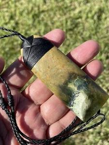 88mm Long Greenstone Pounamu Nephrite Maori COLORFUL MARSDEN Jade 'PICTURE TOKI' - Picture 1 of 9