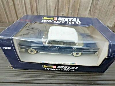 Mercedes 300SE 1:18 Revell 1960 W112 Rare Blue Diecast Car Model Fintail - Image 1 of 4