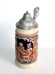 ANCIEN CHOPE DE BIERE ALLEMANDE, GRES EMAILLÉ, KUHLER PERSONNAGE MONTAGNARD 35cl - Picture 1 of 8