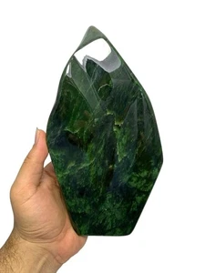 Expositor Forma Libre Jade Nefrita Verde Calidad AAA (2,2 Kg) - Imagen 1 de 10