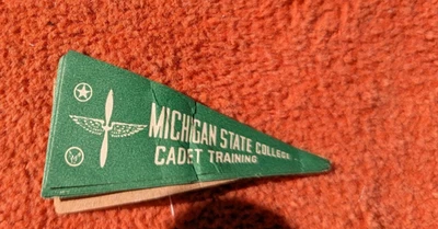 Pegatinas/sellos de entrenamiento de cadetes de aviación de la década de 1940 Michigan State College Foto 1 de 4