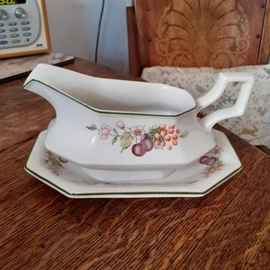 Johnson Bros Fresh Fruits Gravy Boat - Picture 1 of 5