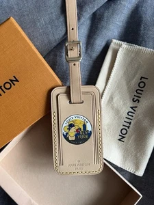 Louis Vuitton Vivienne Luggage Tag NYC 57th Street Maison EXCLUSIVE RARE w/ BOX! - Picture 1 of 6