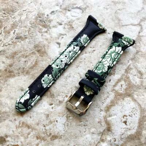 Weiße Rosen schmal elegant weiches Lederband Armband für Fitbit Versa Smartwatch - Bild 1 von 5