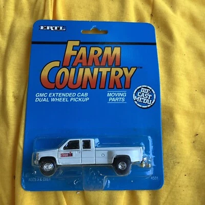 1/64 Ertl Farm Toy Case IH Dual Wheel GMC Dealership Pickup NEW OLD STOCK - Image 1 of 4