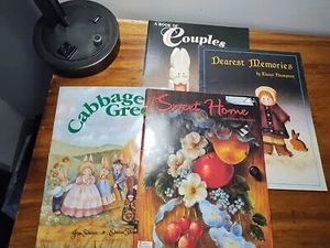 4 Vintage Elaine Thompson Painting Booklets - Picture 1 of 5