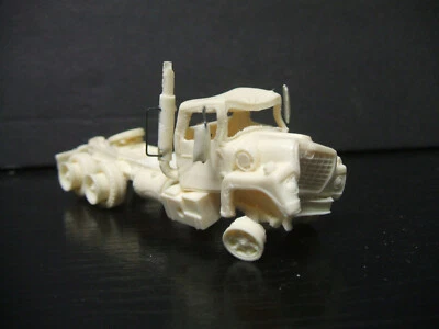 HO 1/87 FORD LNT 9000 JUNKYARD TRUCK TRACTOR UNPAINTED RESIN MODEL - Imagem 1 de 4