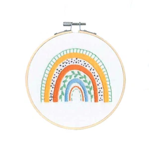 Kit Bordado ~ Dimensiones Aprende a Artesanía Mod Arco Iris con Aro #72-76917 - Imagen 1 de 3