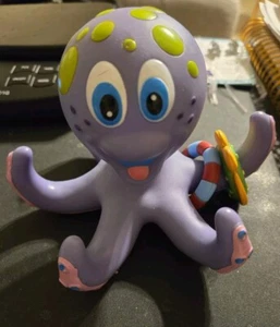 Nuby Oktopus Hoopla Badespielzeug, lila - Bild 1 von 6