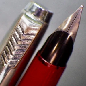 Pluma Estilográfica Parker 45 Reparada•Roja•CT•Carrito de Tinta Quink Completo•Octanio X Nuevo en Caja - Imagen 1 de 6