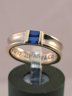 Anillo Tiffany & Co Oro Blanco 18k Doble Zafiro Apilable Banda 1997 Talla 4.5, 8gr. Foto 1 de 4