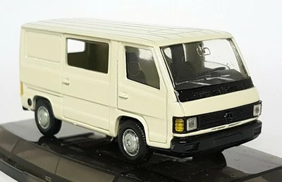 Furgoneta Mercedes Benz Pilen 1/50 en blanco vintage - furgoneta modelo fundido a presión Foto 1 de 4