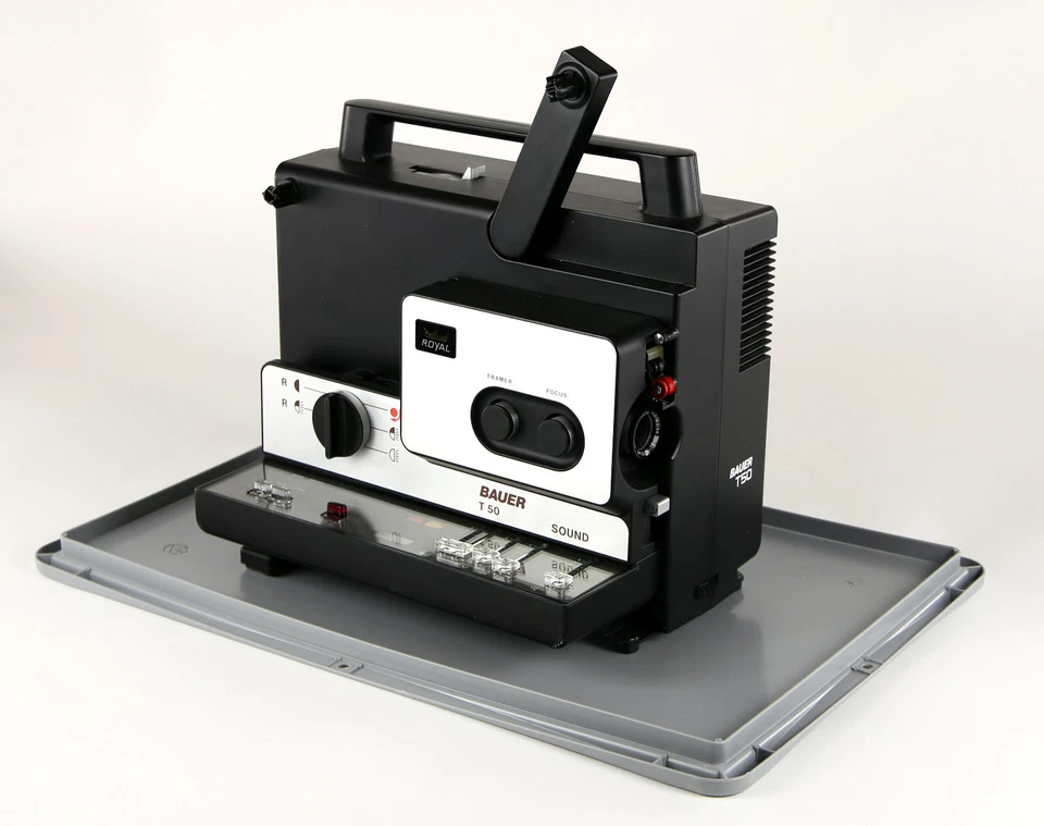 Proiettore Film Super 8 Bauer T 50 Sound Royal Senza Obiettivo Senza Lampada - Immagine 1 di 1