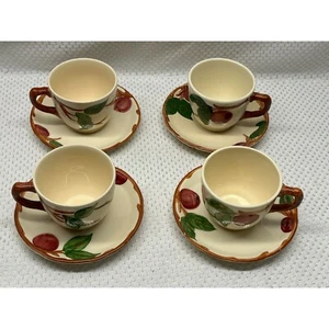 Set di quattro (4) tazze e piattini francescani con fiori di melo - Foto 1 di 9